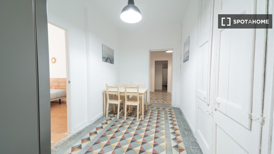 Double room Barcelona, 14 beds, 400m² — photo 14