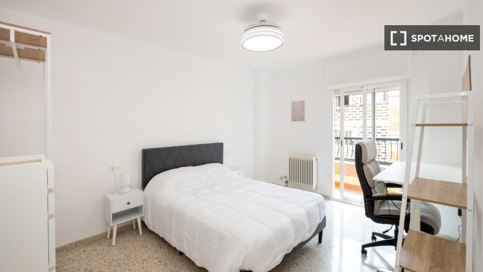 Double room Granada, 5 beds, 150m² — photo 15