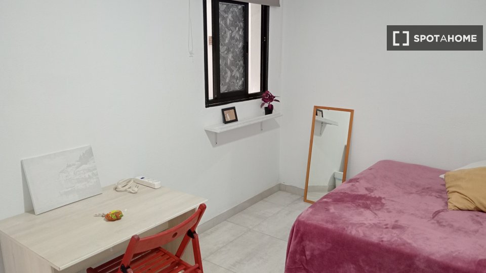 Double room Santa_Cruz_De_Tenerife, 3 beds, 75m² — photo 43