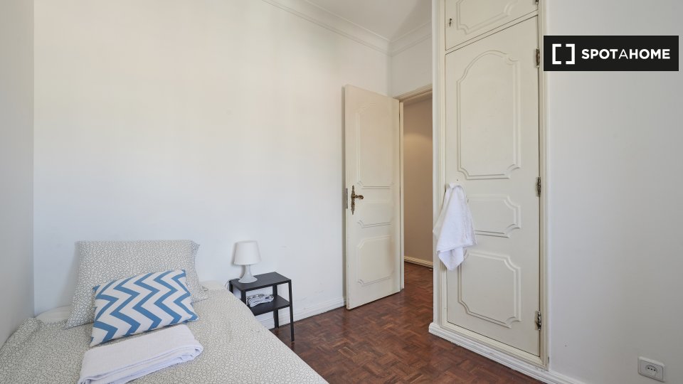 Double room Lisbon, 8 beds — photo 3