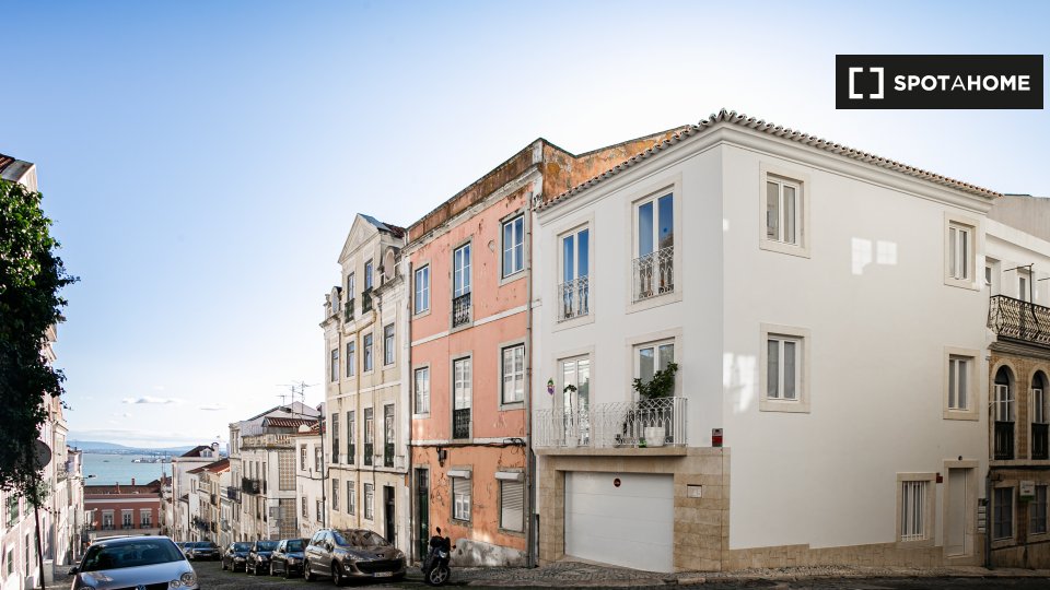 Apartment Lisbon, 1 bed — photo 2