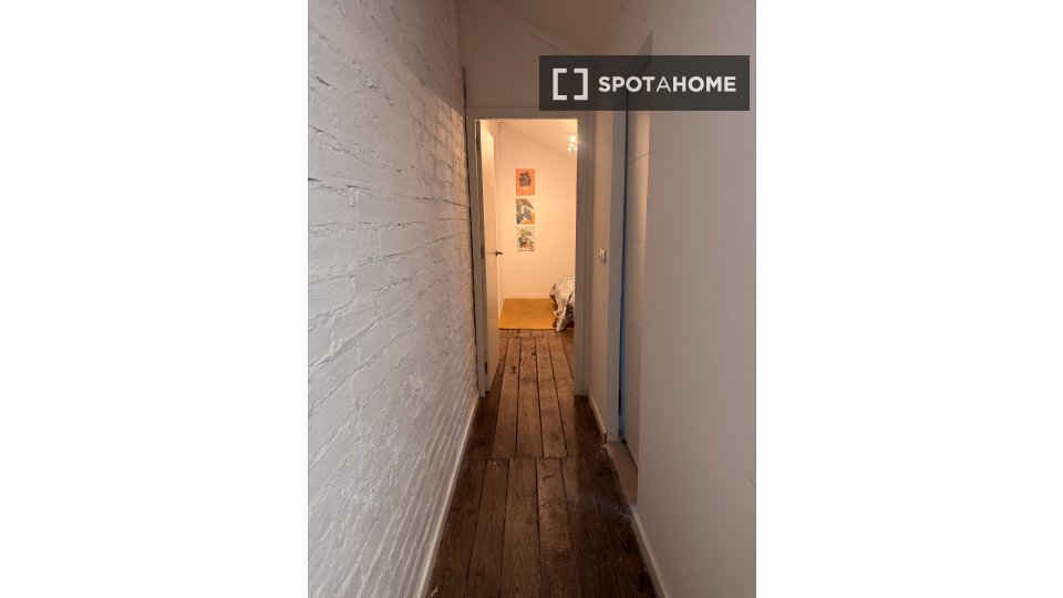 Apartment Lisbon, 2 beds, 80m² — photo 2