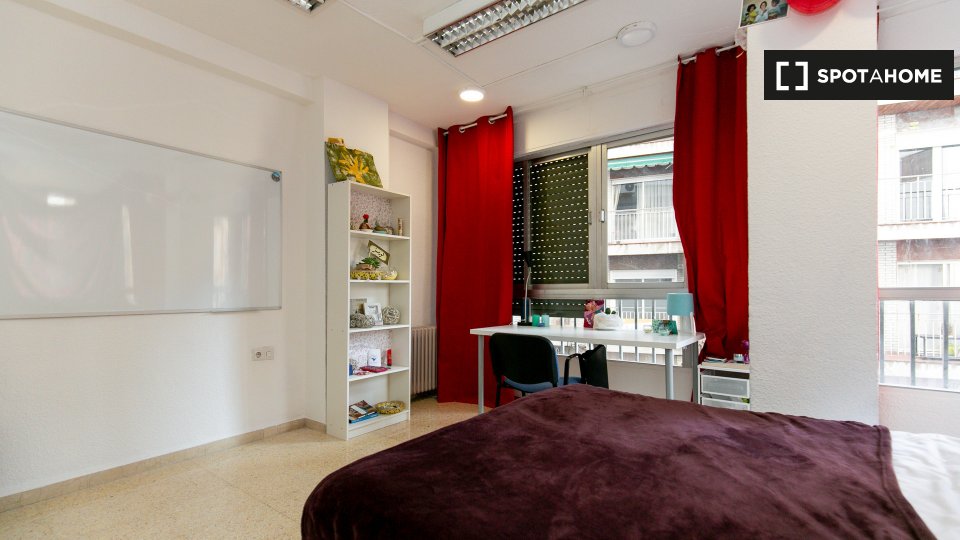 Double room Granada, 6 beds — photo 1