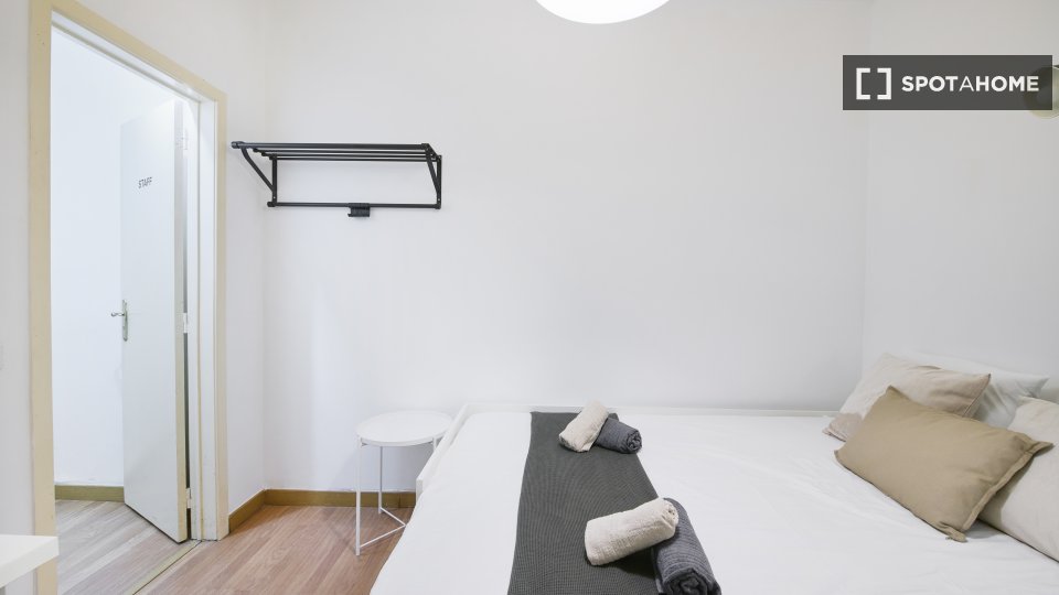 Double room Lisbon, 7 beds — photo 11