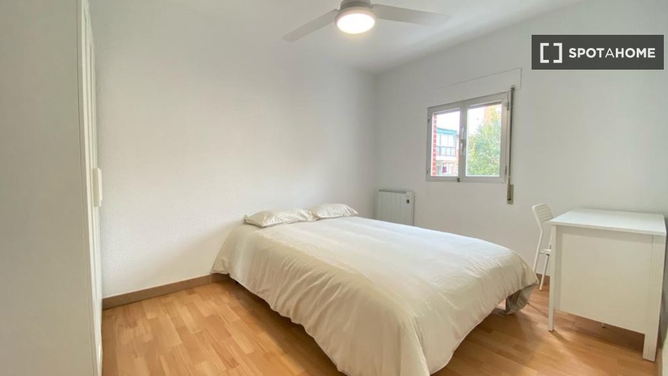 Double room Madrid, 4 beds — photo 15