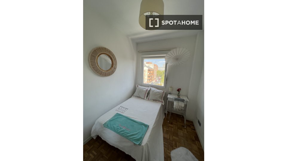 Double room Madrid, 4 beds, 120m² — photo 23