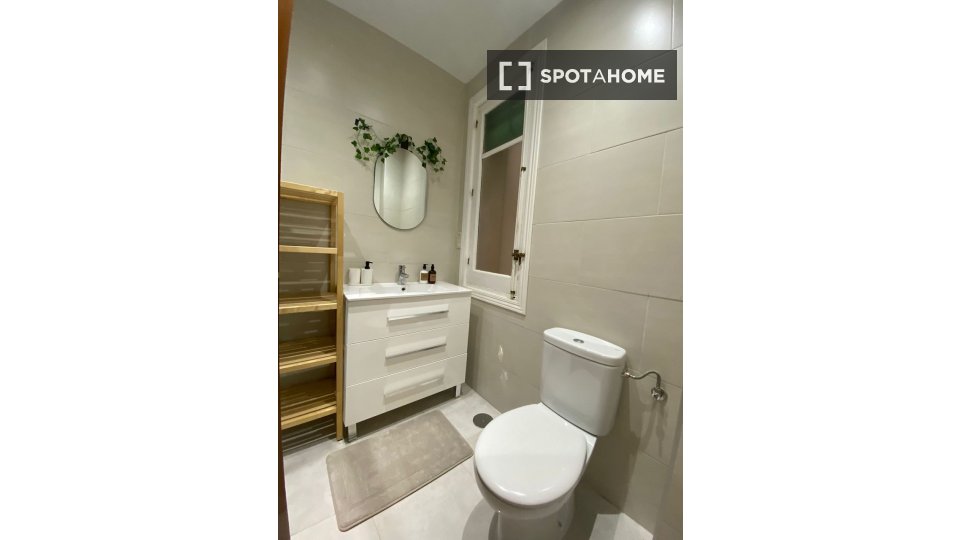 Double room Madrid, 4 beds — photo 40