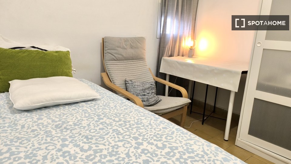 Double room Madrid, 3 beds, 70m² — photo 27
