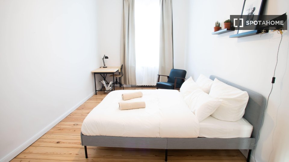 Double room Berlin, 4 beds, 111m² — photo 3