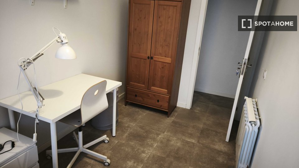 Double room Madrid, 4 beds, 77m² — photo 61