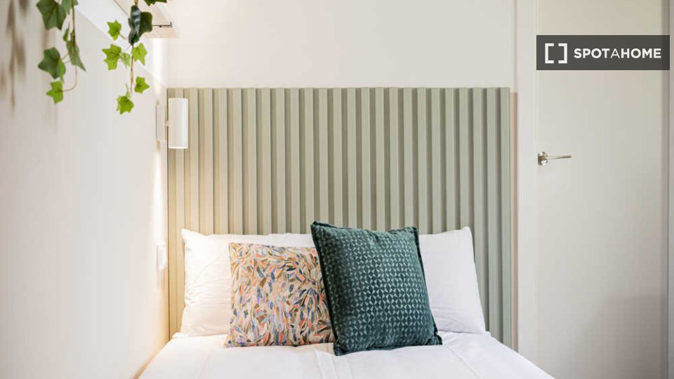 Double room Madrid, 16 beds — photo 26