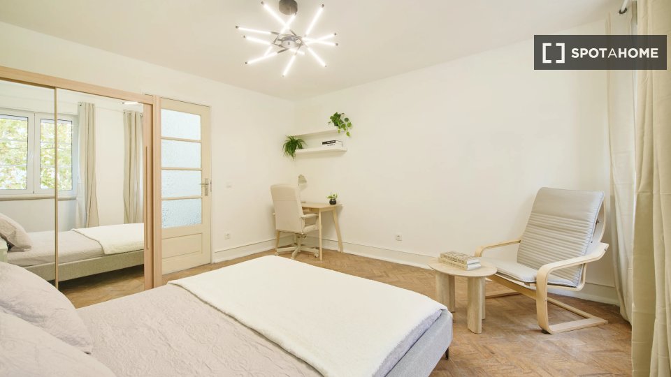 Double room Lisbon, 6 beds — photo 4