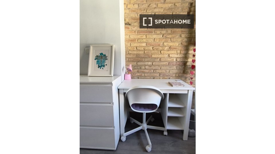 Double room Valencia, 3 beds, 160m² — photo 3