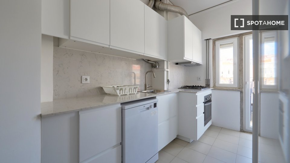Double room Lisbon, 6 beds — photo 12