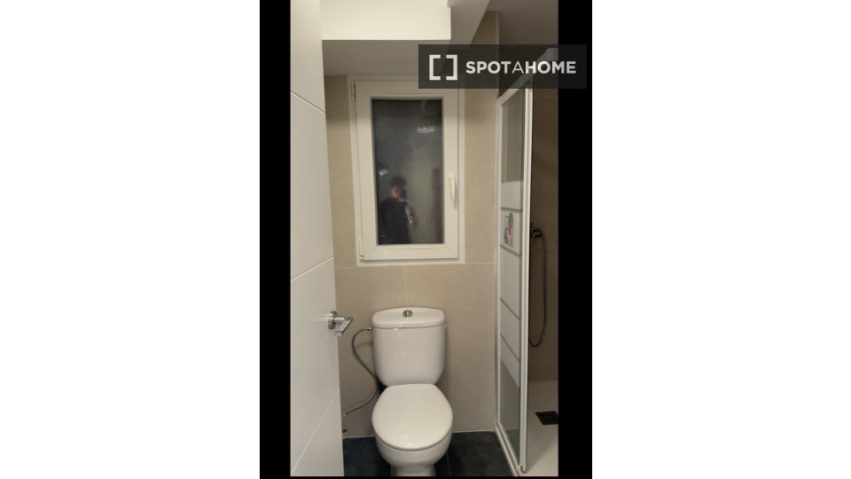 Double room Alicante, 3 beds, 70m² — photo 13