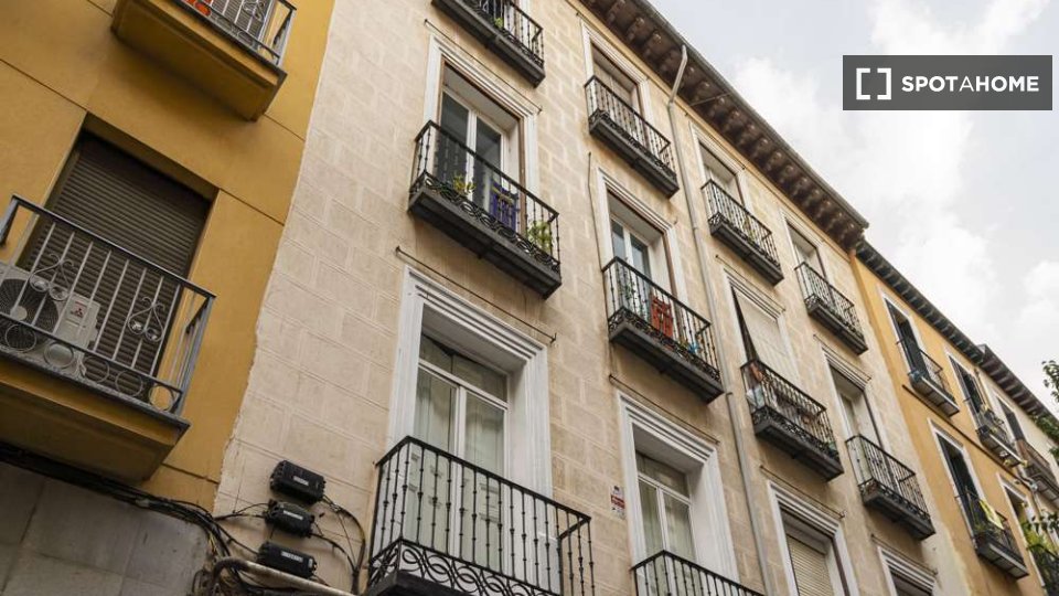 Double room Madrid, 6 beds — photo 32
