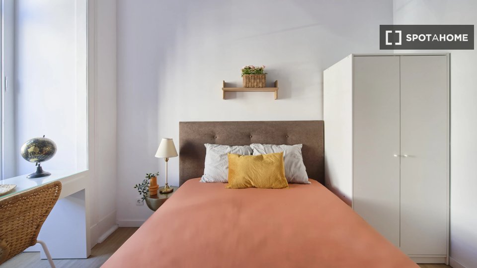 Double room Lisbon, 9 beds — photo 11