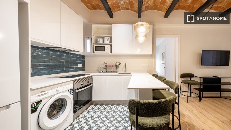 Apartment Barcelona, 4 beds, 140m² — photo 29