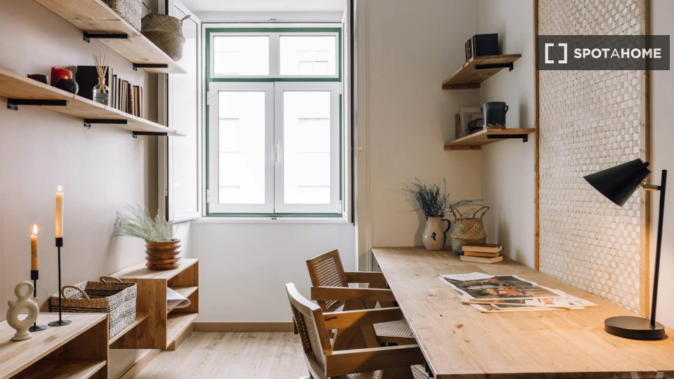Apartment Lisbon, 2 beds, 115m² — photo 12