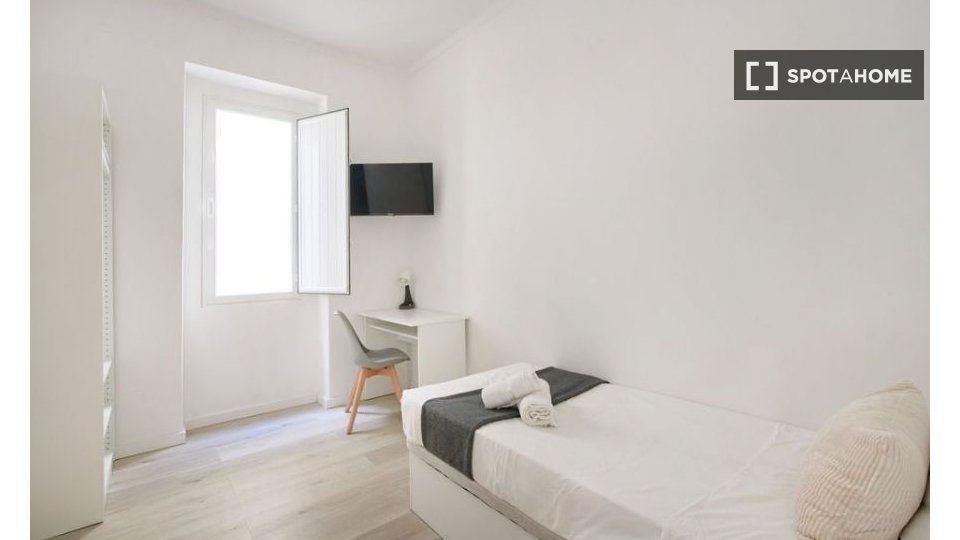 Double room Lisbon, 7 beds — photo 4