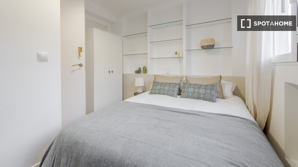 Double room Madrid, 7 beds, 180m² — photo 7