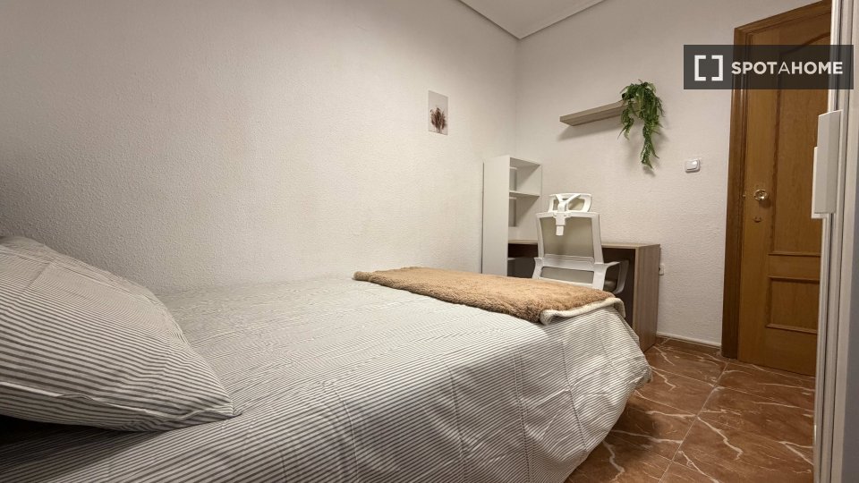 Double room Valencia, 5 beds — photo 1