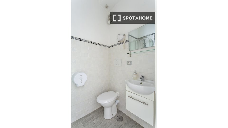 Double room Rome, 4 beds — photo 3
