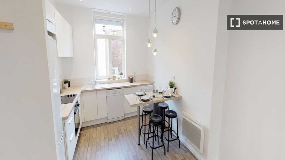 Double room Lille, 4 beds, 80m² — photo 5