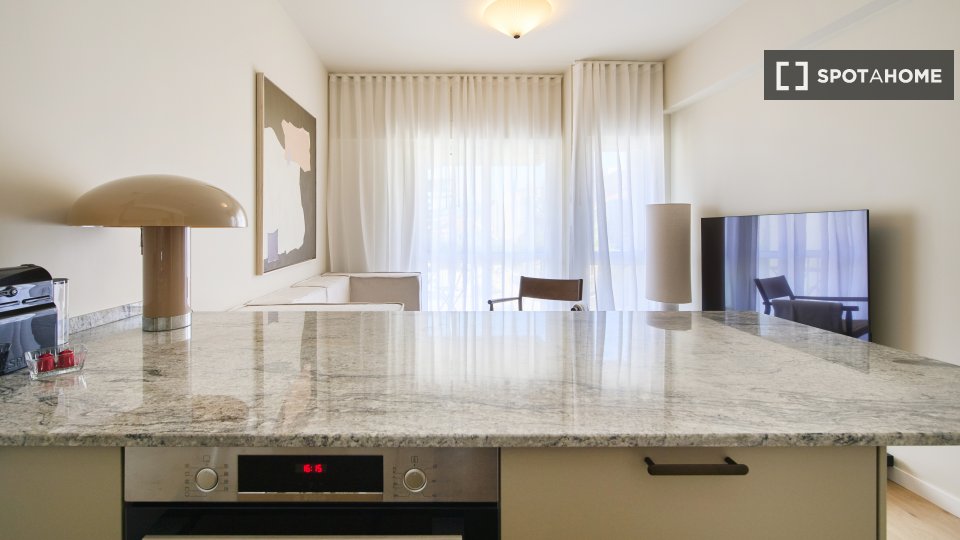 Apartment Lisbon, 1 bed — photo 8
