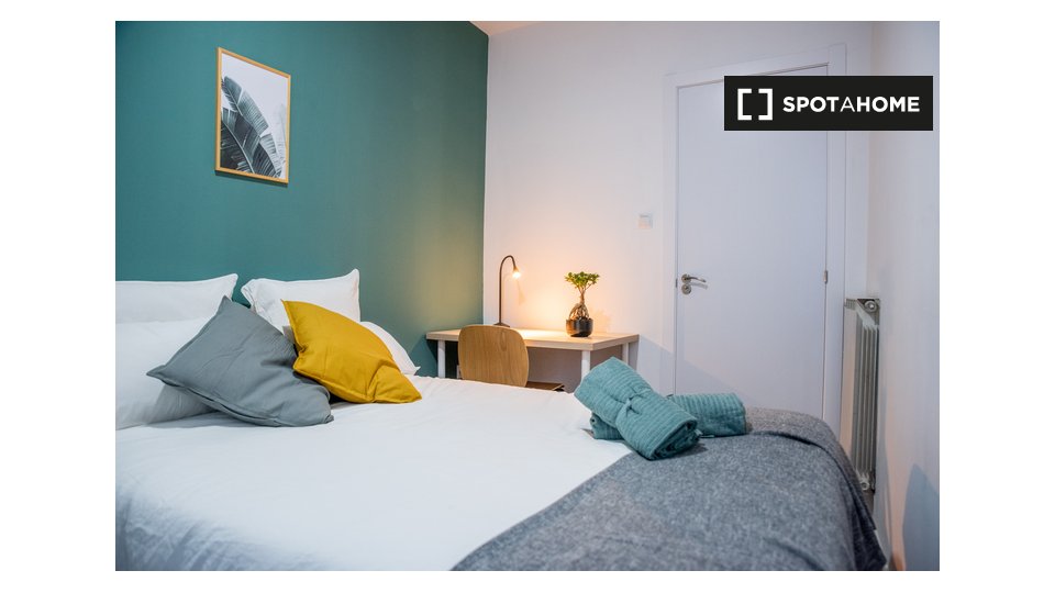 Double room Madrid, 8 beds, 120m² — photo 8