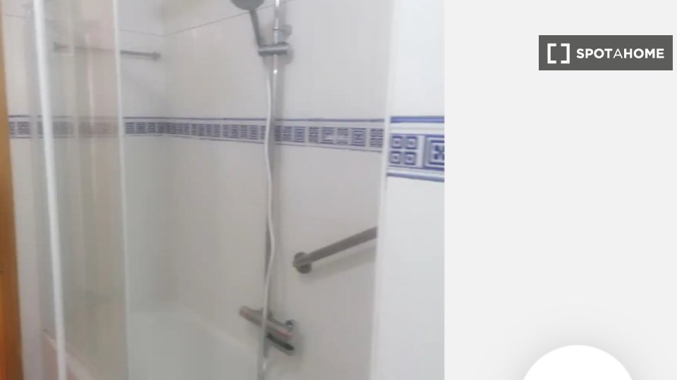 Double room Madrid, 4 beds, 125m² — photo 4