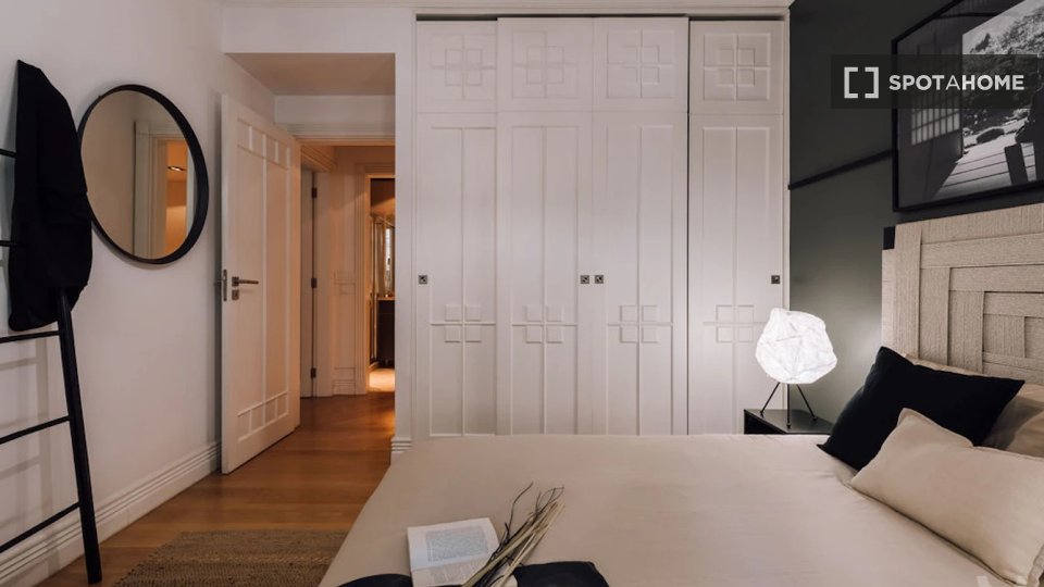 Apartment Lisbon, 2 beds, 115m² — photo 12