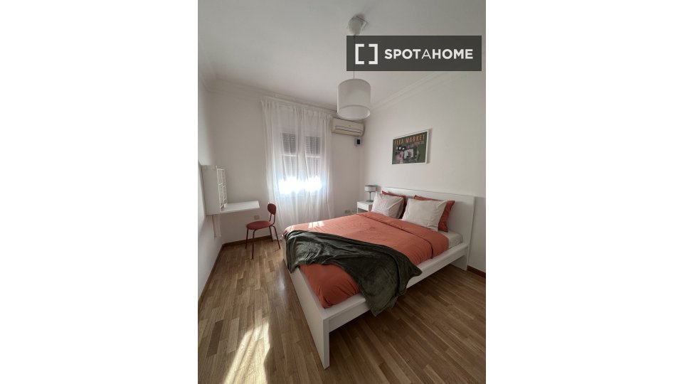 Double room Madrid, 5 beds — photo 2
