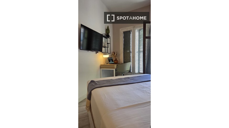 Double room Barcelona, 6 beds, 180m² — photo 10