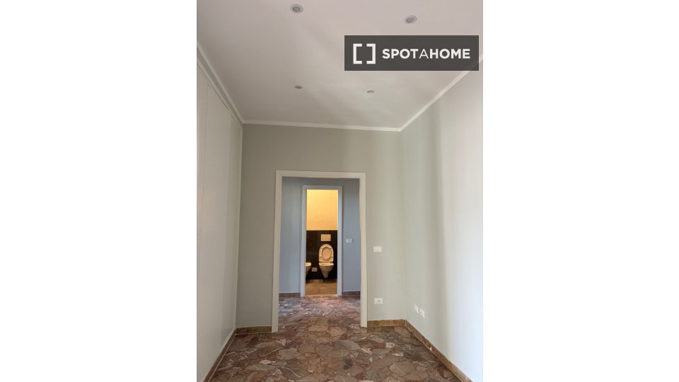 Double room Florence, 6 beds, 100m² — photo 4