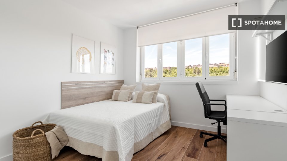 Apartment Madrid, 4 beds, 115m² — photo 2