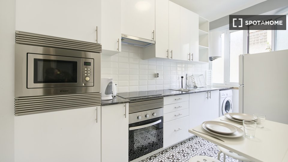 Double room Lisbon, 6 beds — photo 12