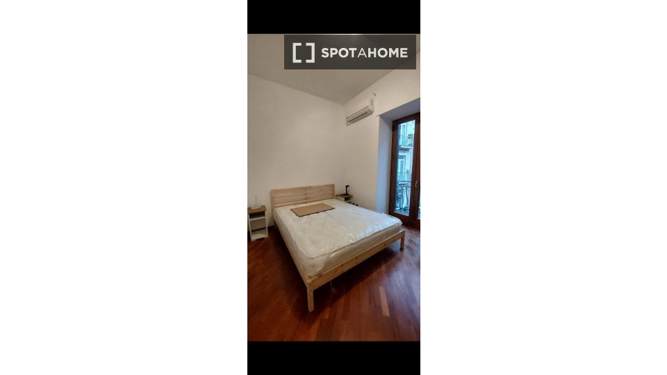 Double room Naples, 4 beds — photo 8