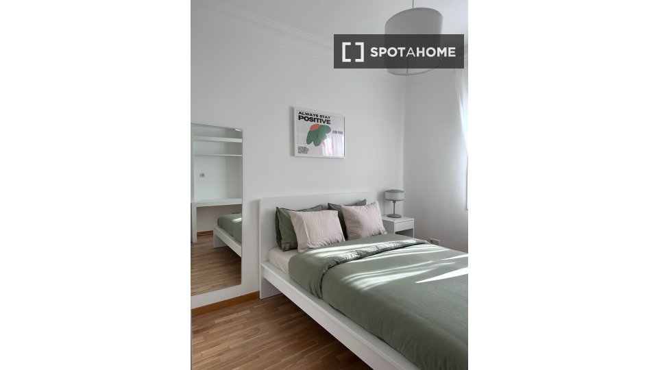 Double room Madrid, 5 beds — photo 18