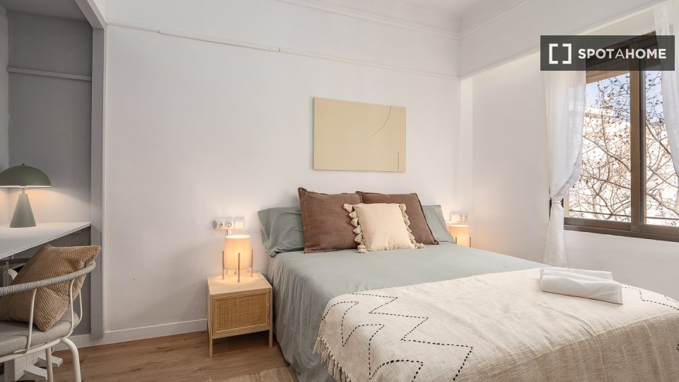 Double room Barcelona, 4 beds, 75m² — photo 10