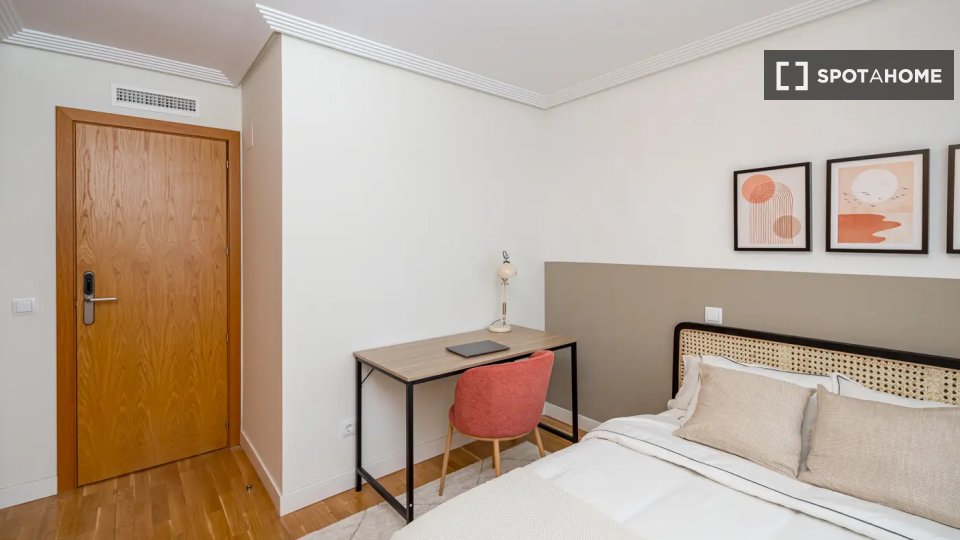 Double room Madrid, 4 beds — photo 17