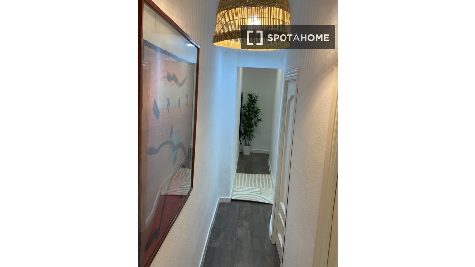 Double room Madrid, 4 beds — photo 15