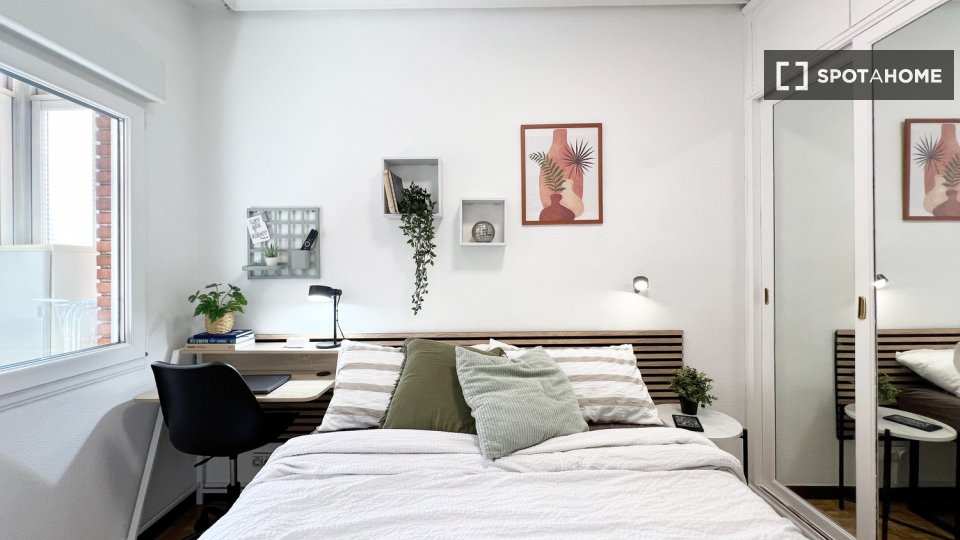 Double room Madrid, 6 beds — photo 10