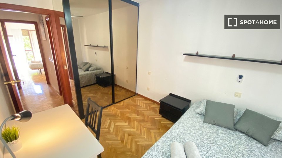 Habitación doble Madrid, 5 habitaciones — foto 2