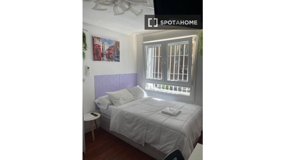 Double room Madrid, 4 beds — photo 15