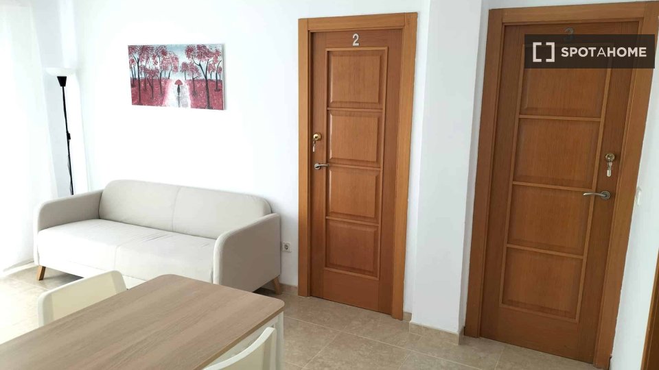 Double room Valencia, 3 beds — photo 4