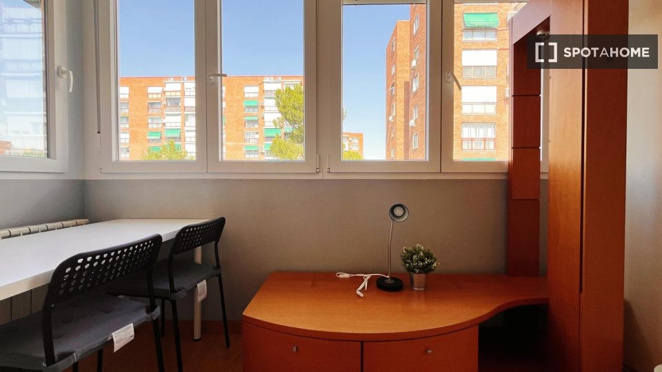 Double room Madrid, 4 beds — photo 3