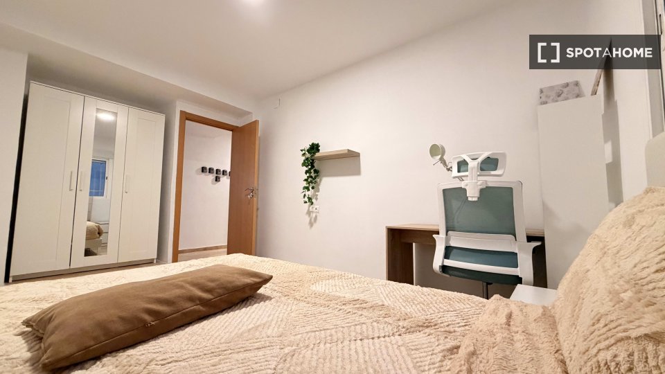 Double room Valencia, 6 beds — photo 12