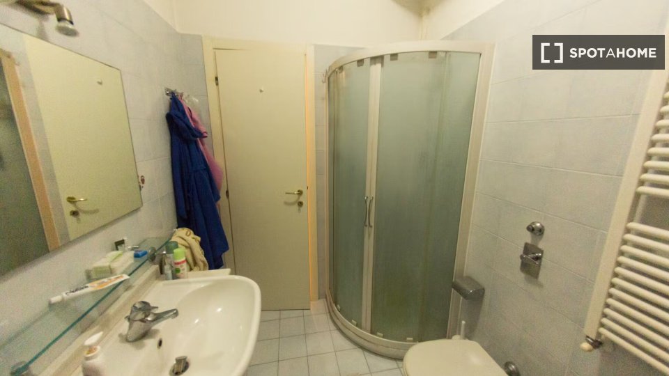 Double room Milan, 2 beds, 85m² — photo 6