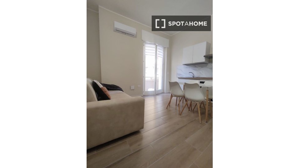 Apartment Cagliari, 1 bed, 45m² — photo 2